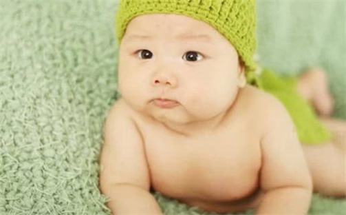 胡姓2026/04/05出生男宝宝起名全攻略：名字推荐与禁忌字分析