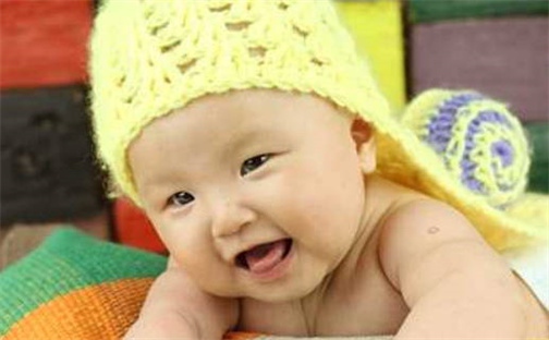 496个清新自然的李姓女宝宝名字推荐，助您找到完美选择！